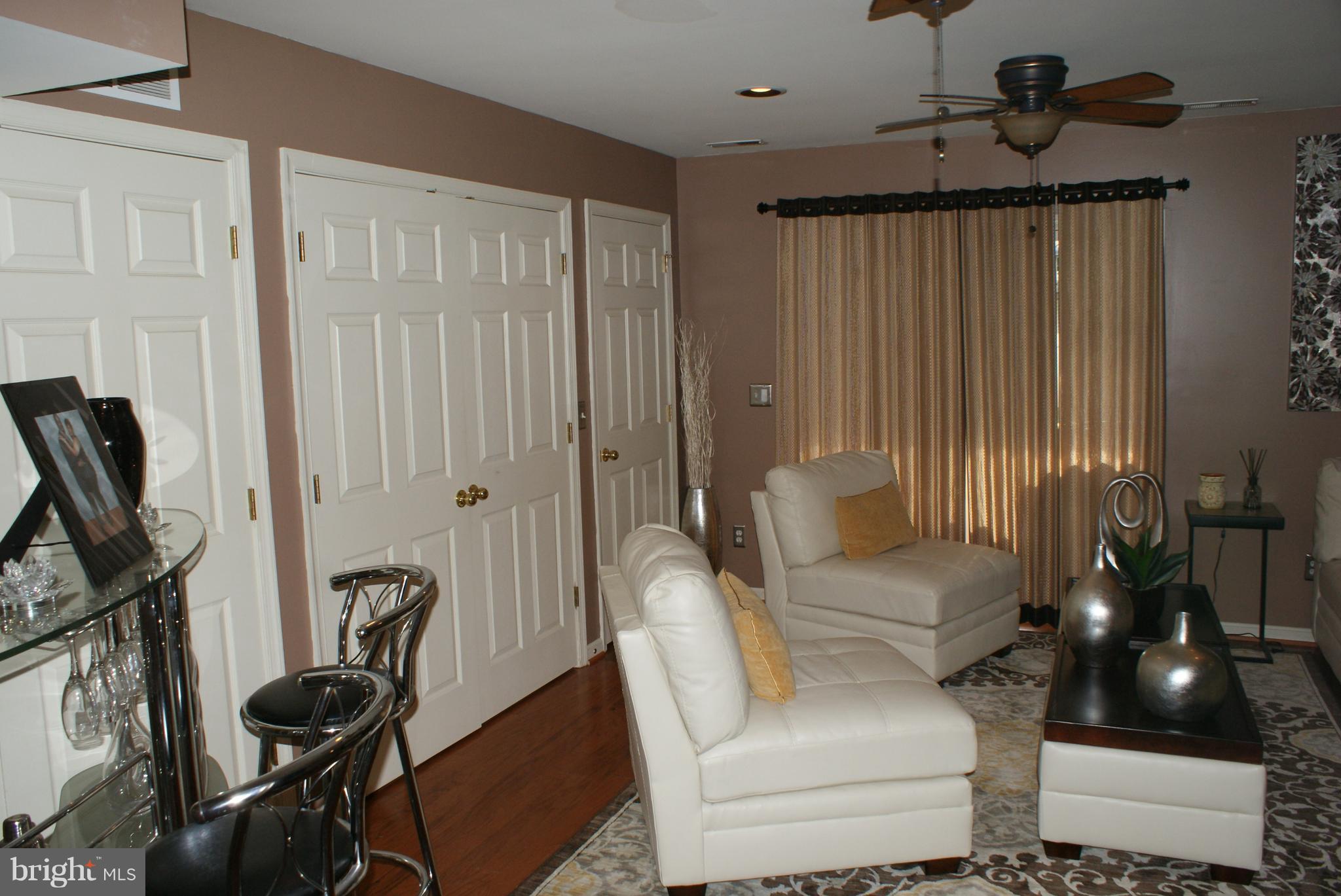 678 Hunting Fields Road Baltimore, MD 21220 - Photo 6 of 24 Family Room