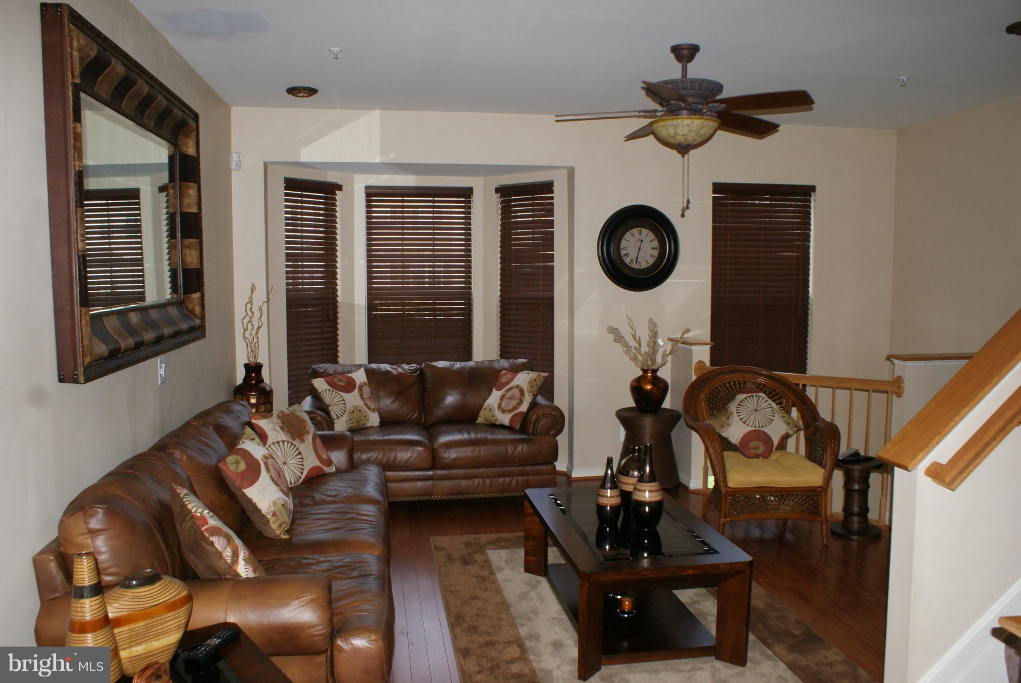 678 Hunting Fields Road Baltimore, MD 21220 - Photo 7 of 24 Living Room
