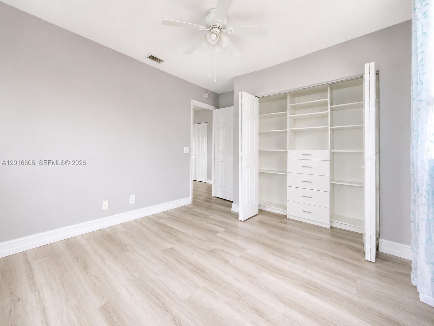 963 Falling Water Road Weston, FL 33326 - Photo 18 of 29
