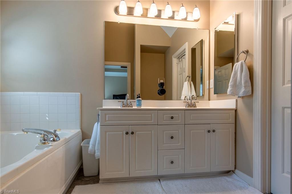 5270 Mountain View Road Winston-Salem, NC 27104 - Photo 16 of 33 Gallery Image 16