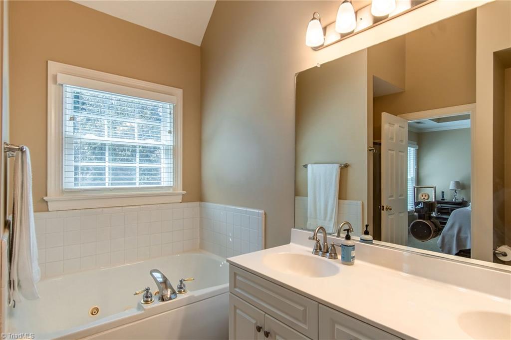5270 Mountain View Road Winston-Salem, NC 27104 - Photo 17 of 33 Gallery Image 17