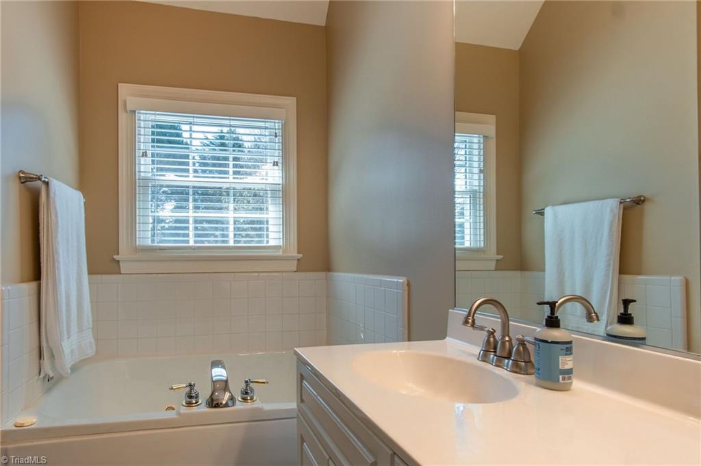 5270 Mountain View Road Winston-Salem, NC 27104 - Photo 18 of 33 Gallery Image 18