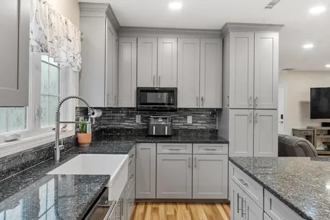 $899,000 | 10 Swan Street, Lawrence, MA 01841
