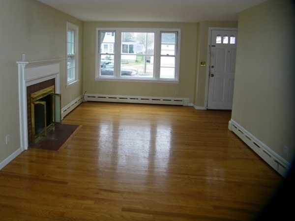 29 Wheeler Avenue Springfield, MA 01118 - Photo 3 of 6 Gallery Image 3