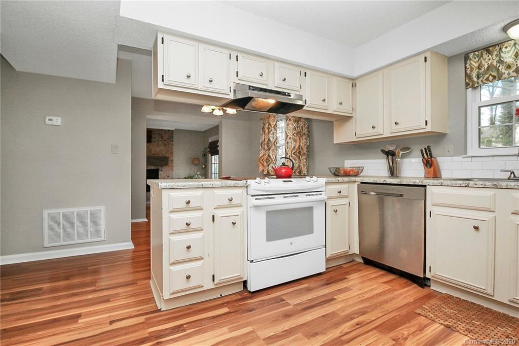 6300 Pella Road Charlotte, NC 28211 - Photo 11 of 41 Gallery Image 11