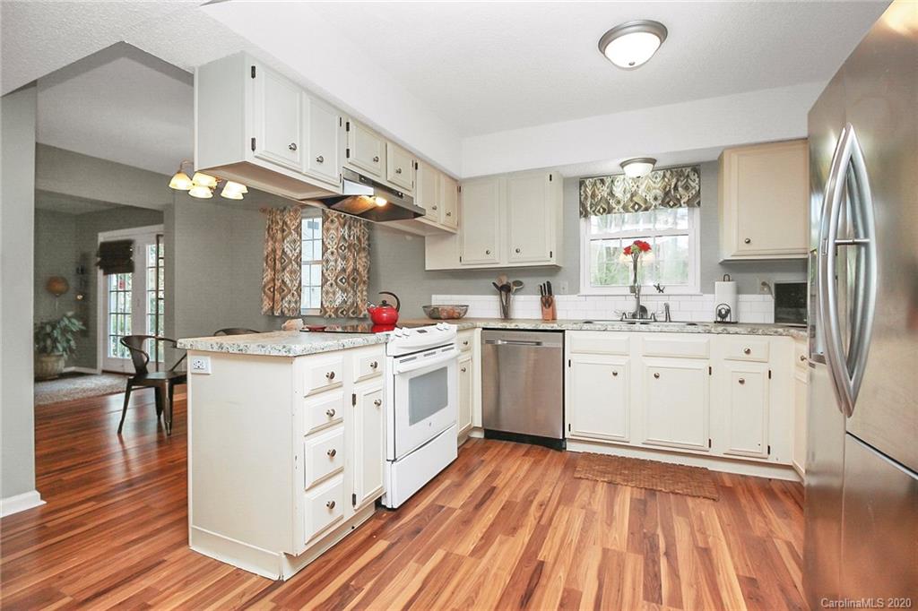 6300 Pella Road Charlotte, NC 28211 - Photo 9 of 41 Gallery Image 9