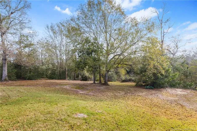 $735,000 | 1476 Hickory Ridge Drive, Lake Charles, LA 70611