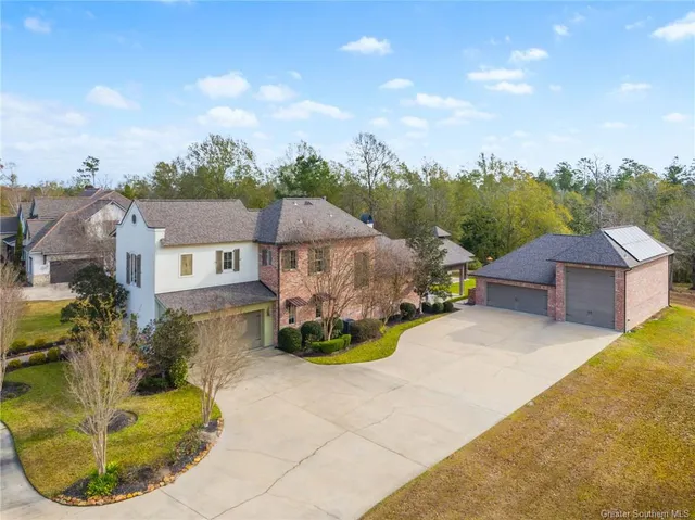 $735,000 | 1476 Hickory Ridge Drive, Lake Charles, LA 70611