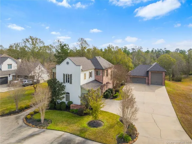 $735,000 | 1476 Hickory Ridge Drive, Lake Charles, LA 70611