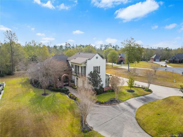$735,000 | 1476 Hickory Ridge Drive, Lake Charles, LA 70611
