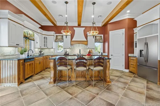 $735,000 | 1476 Hickory Ridge Drive, Lake Charles, LA 70611