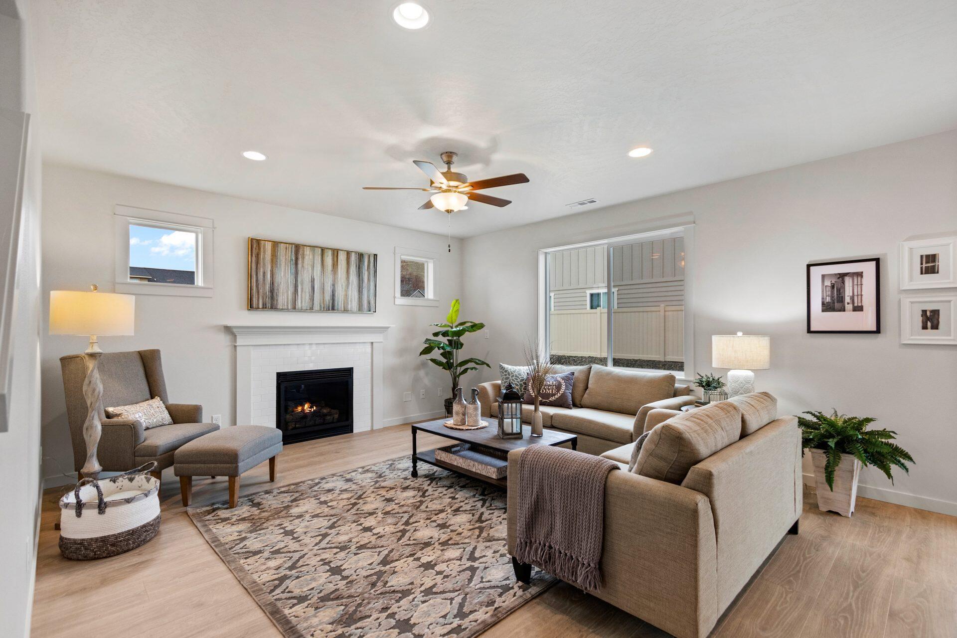 764 North Reed Street Sisters, OR 97759 - Photo 12 of 13 Timberline - Living Room 2