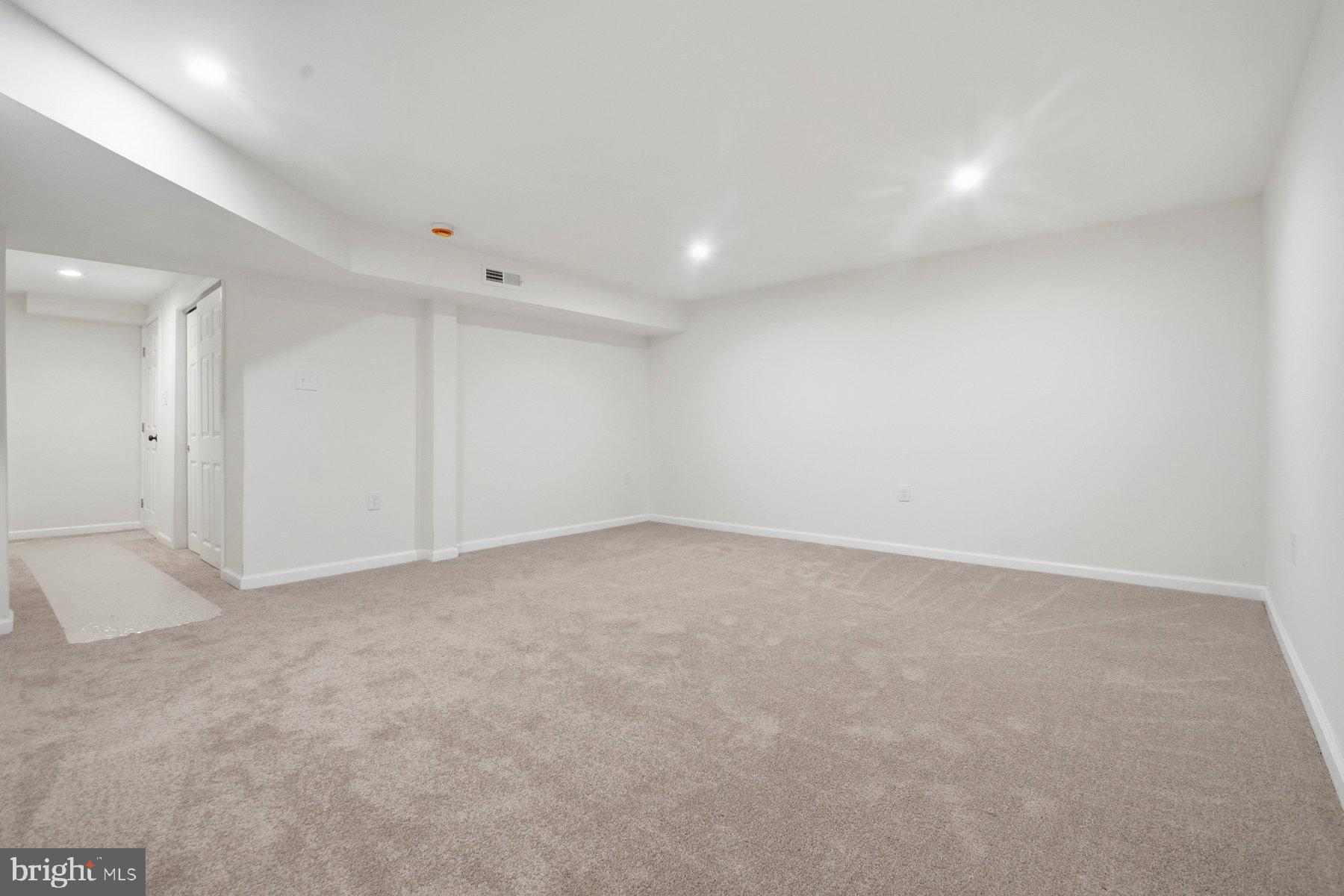 7 Prestwick Square Baltimore, MD 21228 - Photo 28 of 28 a view of empty room