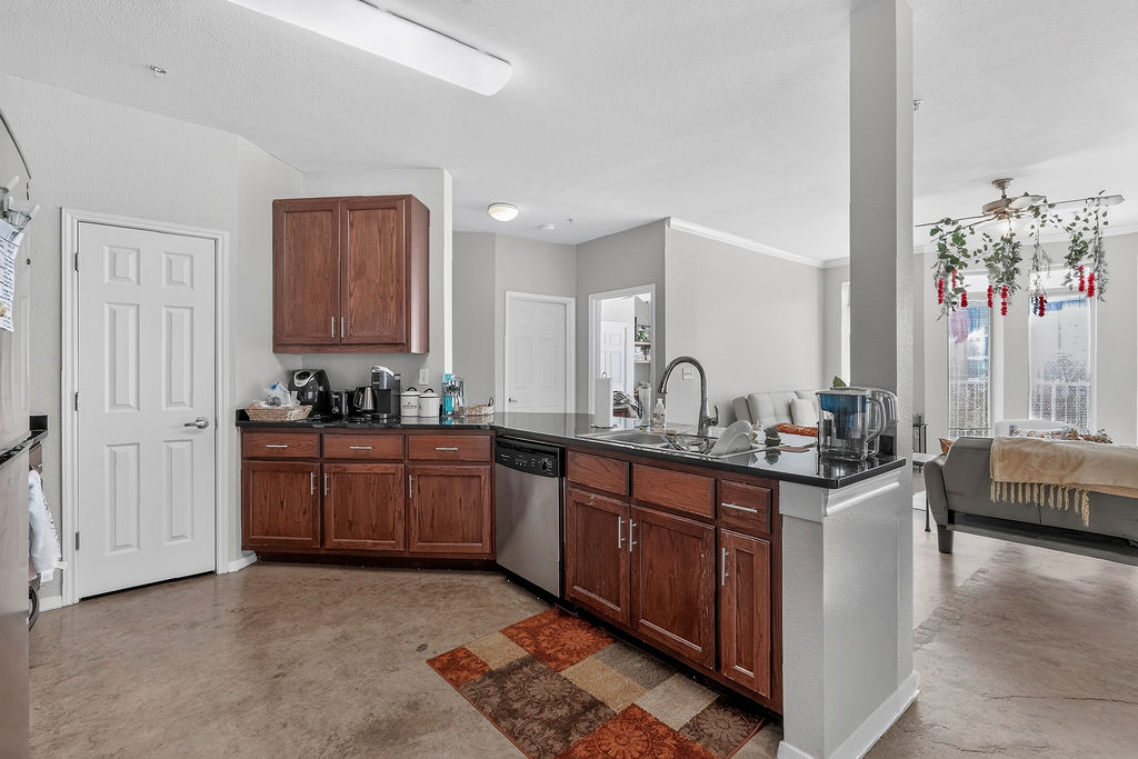 910 West 25th Street, Unit 406 Austin, TX 78705 - Photo 13 of 29