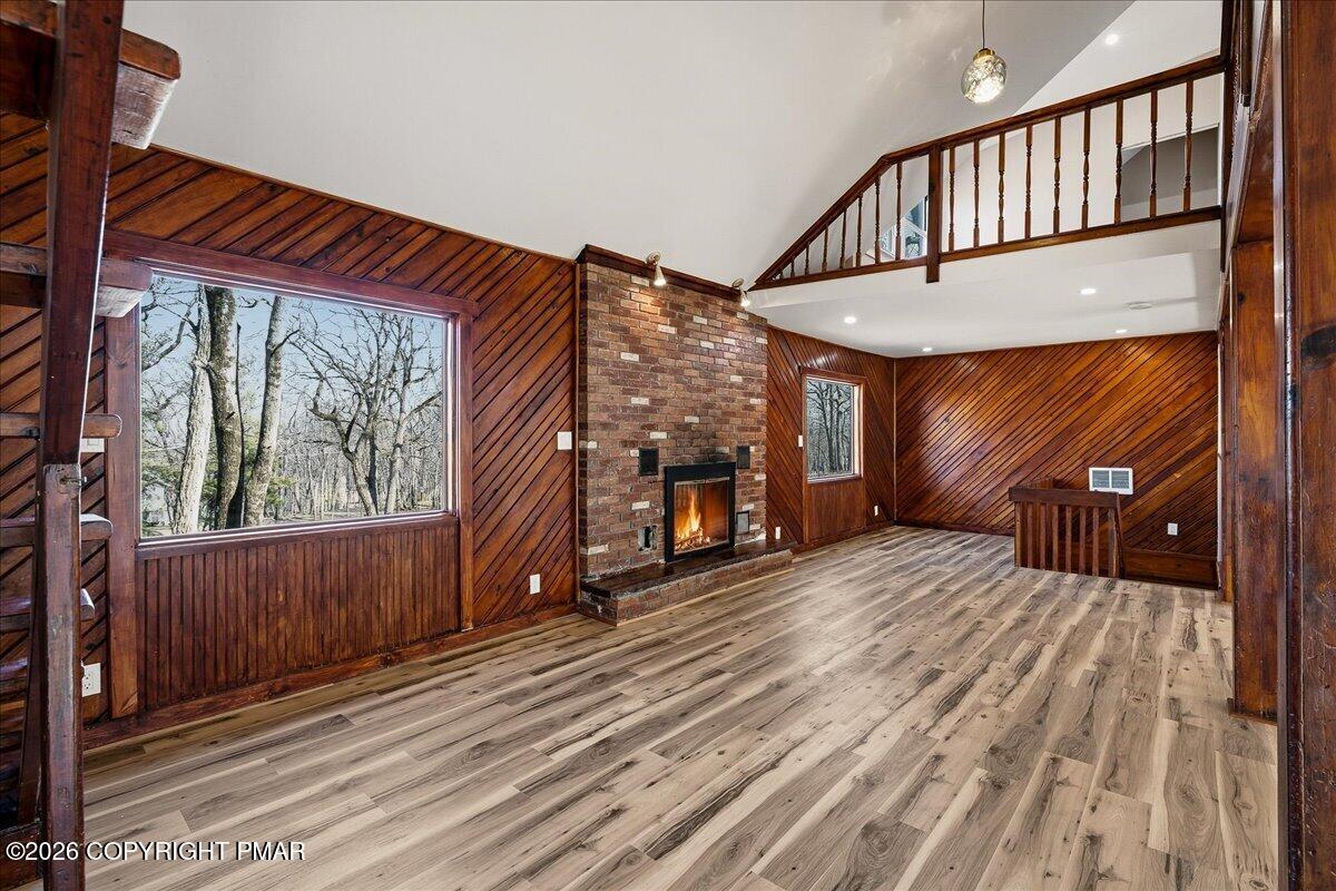 211 Geese Court Bushkill, PA 18324 - Photo 6 of 35 Living Room
