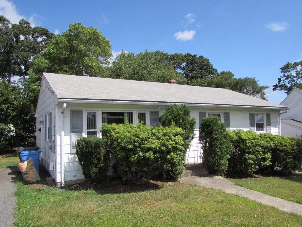33 Old Willis Road Cumberland, RI 02864 - Photo 1 of 32 Gallery Image 1
