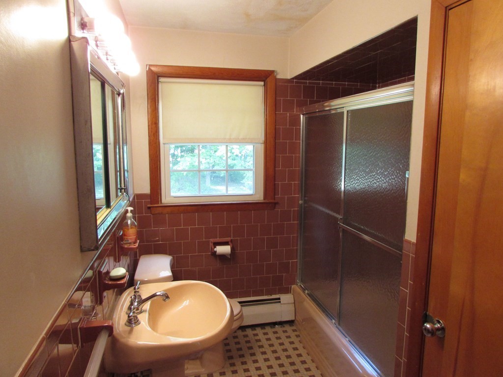 33 Old Willis Road Cumberland, RI 02864 - Photo 14 of 32 Gallery Image 14