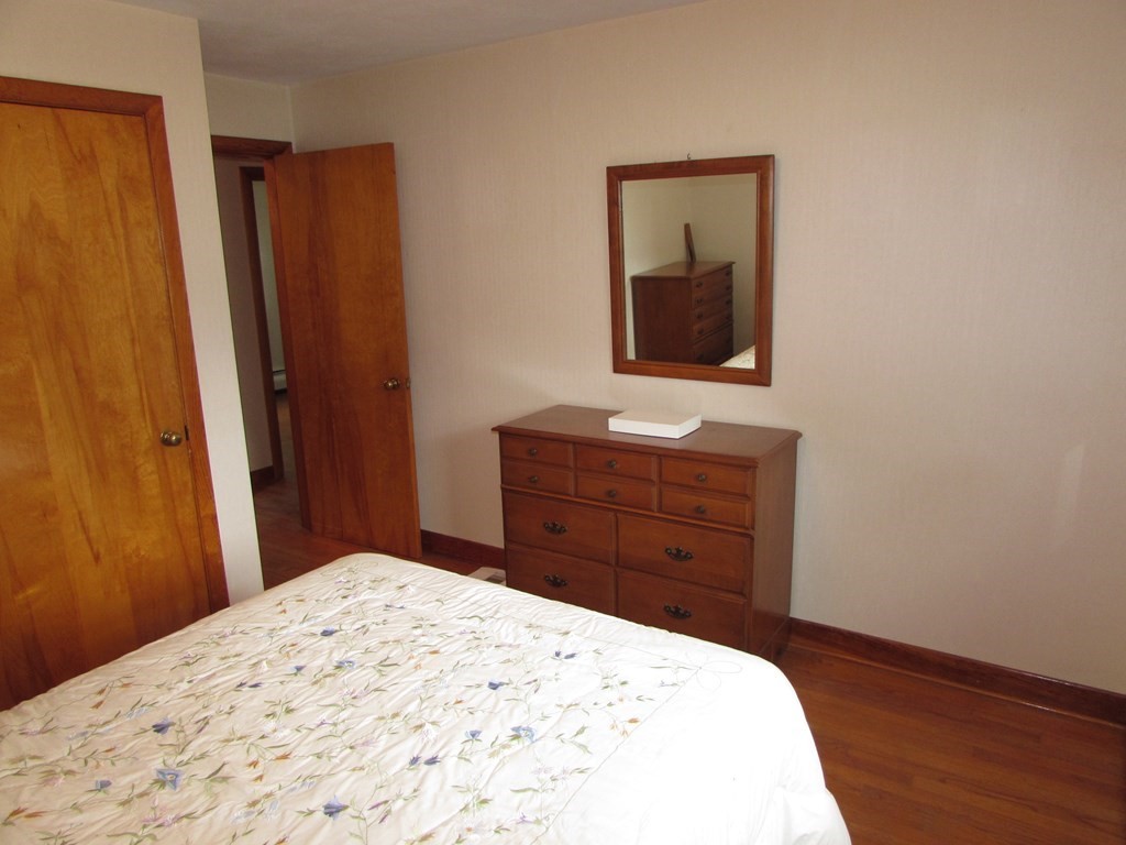 33 Old Willis Road Cumberland, RI 02864 - Photo 17 of 32 Gallery Image 17