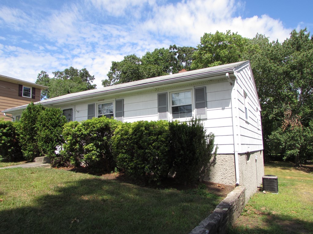 33 Old Willis Road Cumberland, RI 02864 - Photo 2 of 32 Gallery Image 2