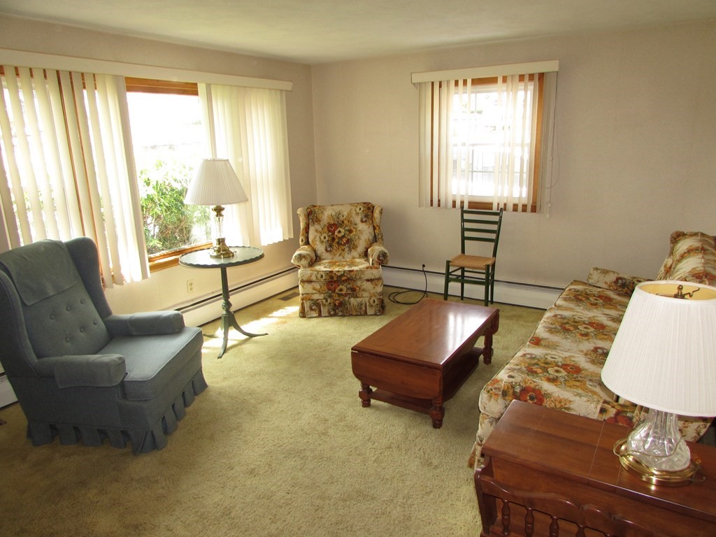 33 Old Willis Road Cumberland, RI 02864 - Photo 4 of 32 Gallery Image 4