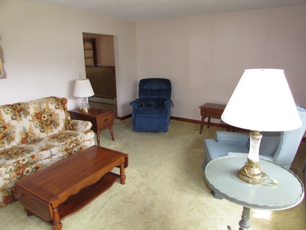 33 Old Willis Road Cumberland, RI 02864 - Photo 5 of 32 Gallery Image 5