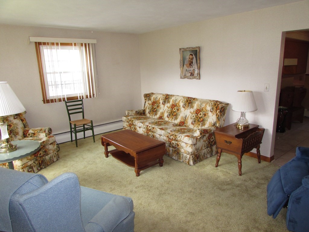 33 Old Willis Road Cumberland, RI 02864 - Photo 6 of 32 Gallery Image 6