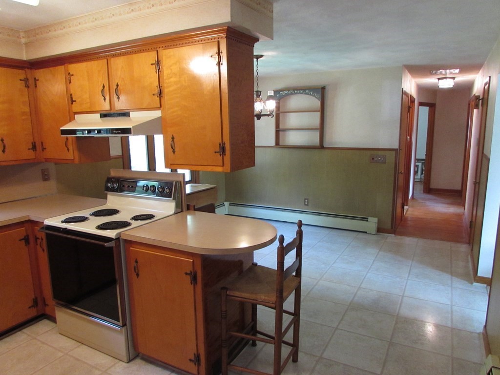 33 Old Willis Road Cumberland, RI 02864 - Photo 9 of 32 Gallery Image 9