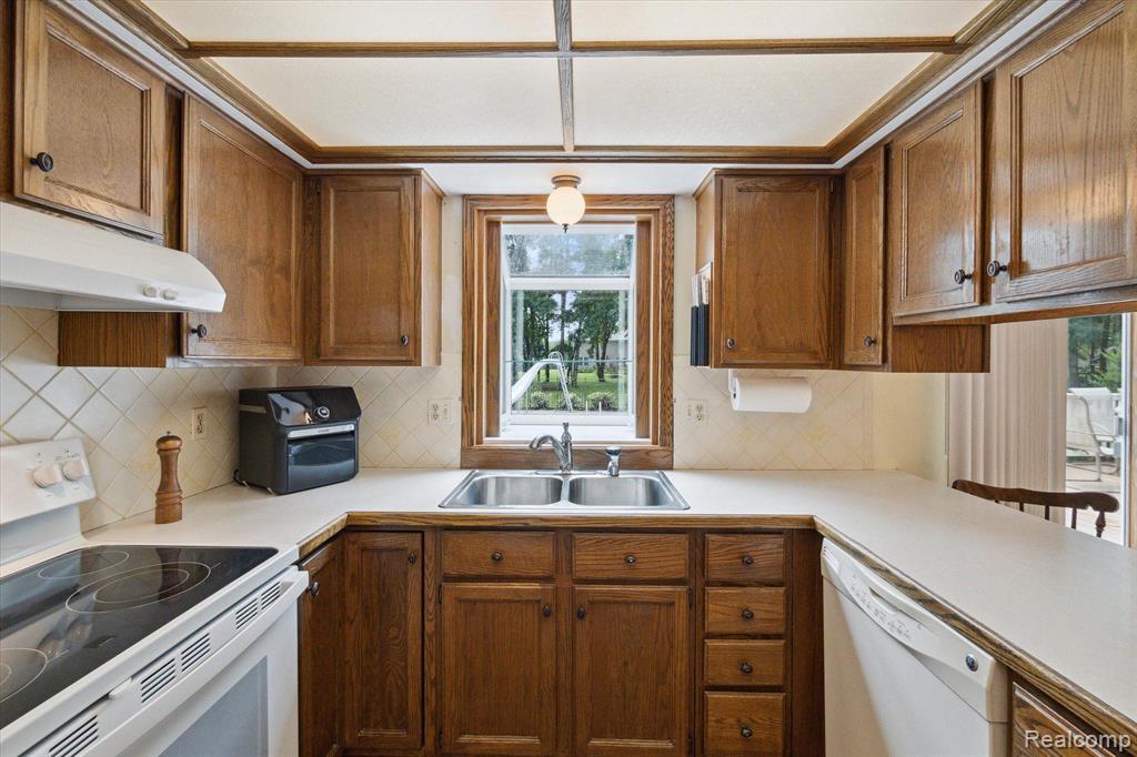 6182 Oak Valley Road Brighton, MI 48116 - Photo 19 of 69 Gallery Image 19