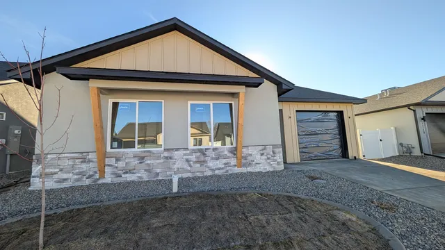 a view front of house with yard