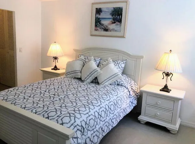 $459,999 | 125 South Ocean Avenue, Unit 207, Palm Beach Shores, FL 33404