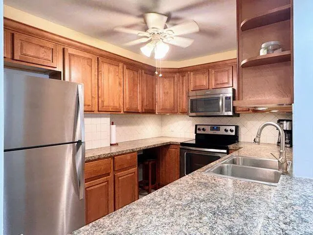 $459,999 | 125 South Ocean Avenue, Unit 207, Palm Beach Shores, FL 33404