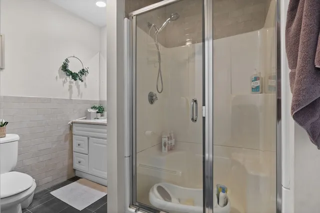 $3,000 | 149 Cottage Street, Unit 2, Boston, MA 02128