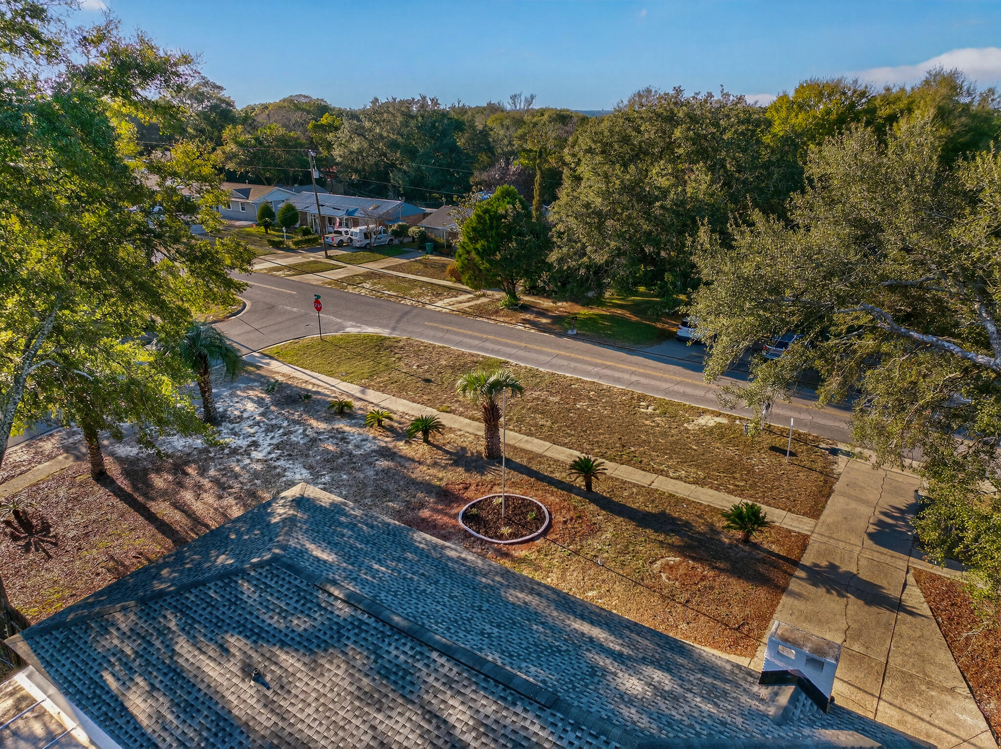 420 Paradise Road Niceville, FL 32578 - Photo 34 of 38 a view of a tennis court