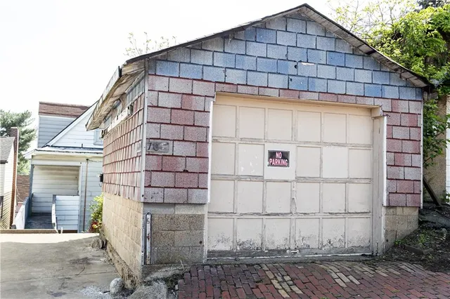 $85,000 | 1604 Ridge Avenue, Braddock, PA 15104