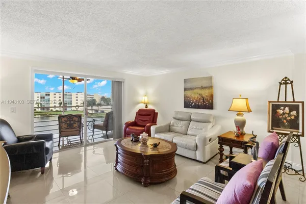 $270,000 | 101 Southeast 3rd Avenue, Unit 507, Dania Beach, FL 33004