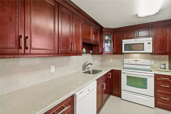 $270,000 | 101 Southeast 3rd Avenue, Unit 507, Dania Beach, FL 33004