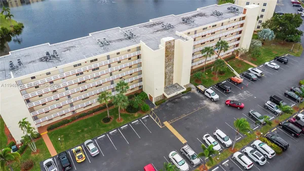 $270,000 | 101 Southeast 3rd Avenue, Unit 507, Dania Beach, FL 33004