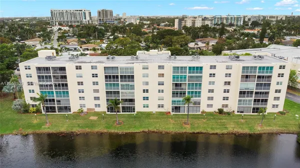 $270,000 | 101 Southeast 3rd Avenue, Unit 507, Dania Beach, FL 33004