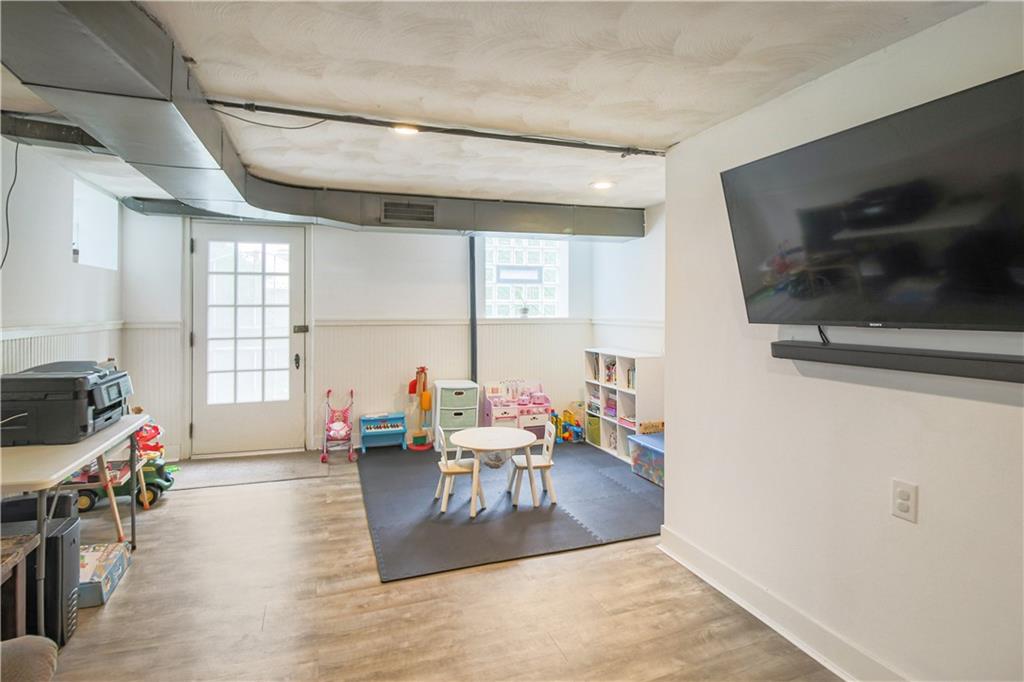 1070 Old Gate Road Pittsburgh, PA 15235 - Photo 20 of 25 Gallery Image 20