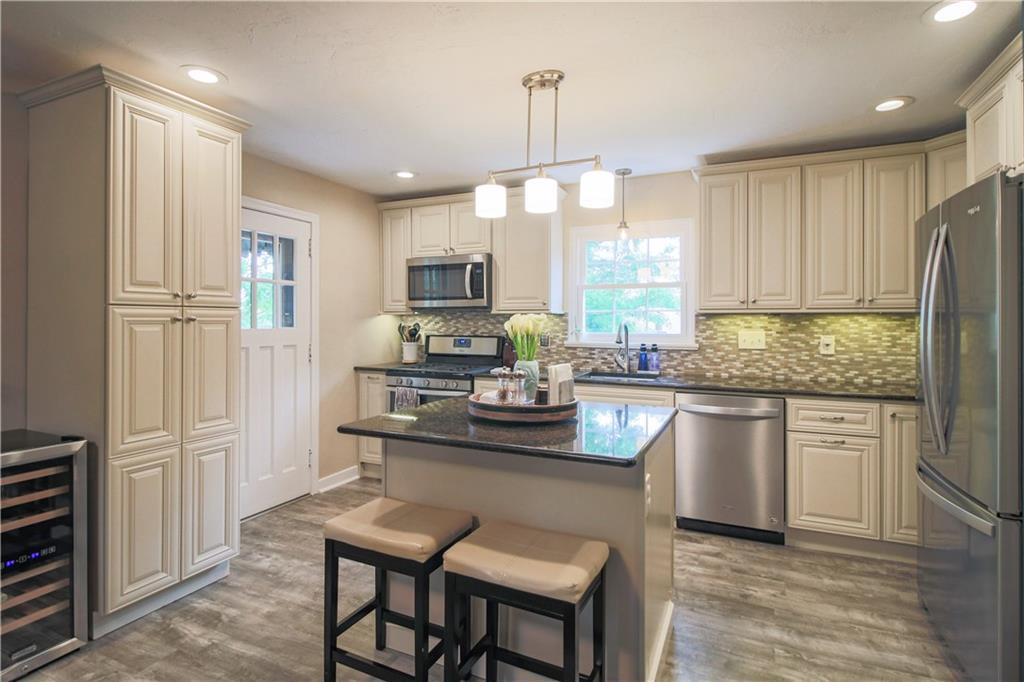 1070 Old Gate Road Pittsburgh, PA 15235 - Photo 2 of 25 Gallery Image 2