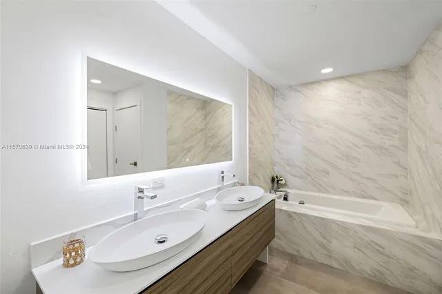 a view of livingroom with washer and dryer