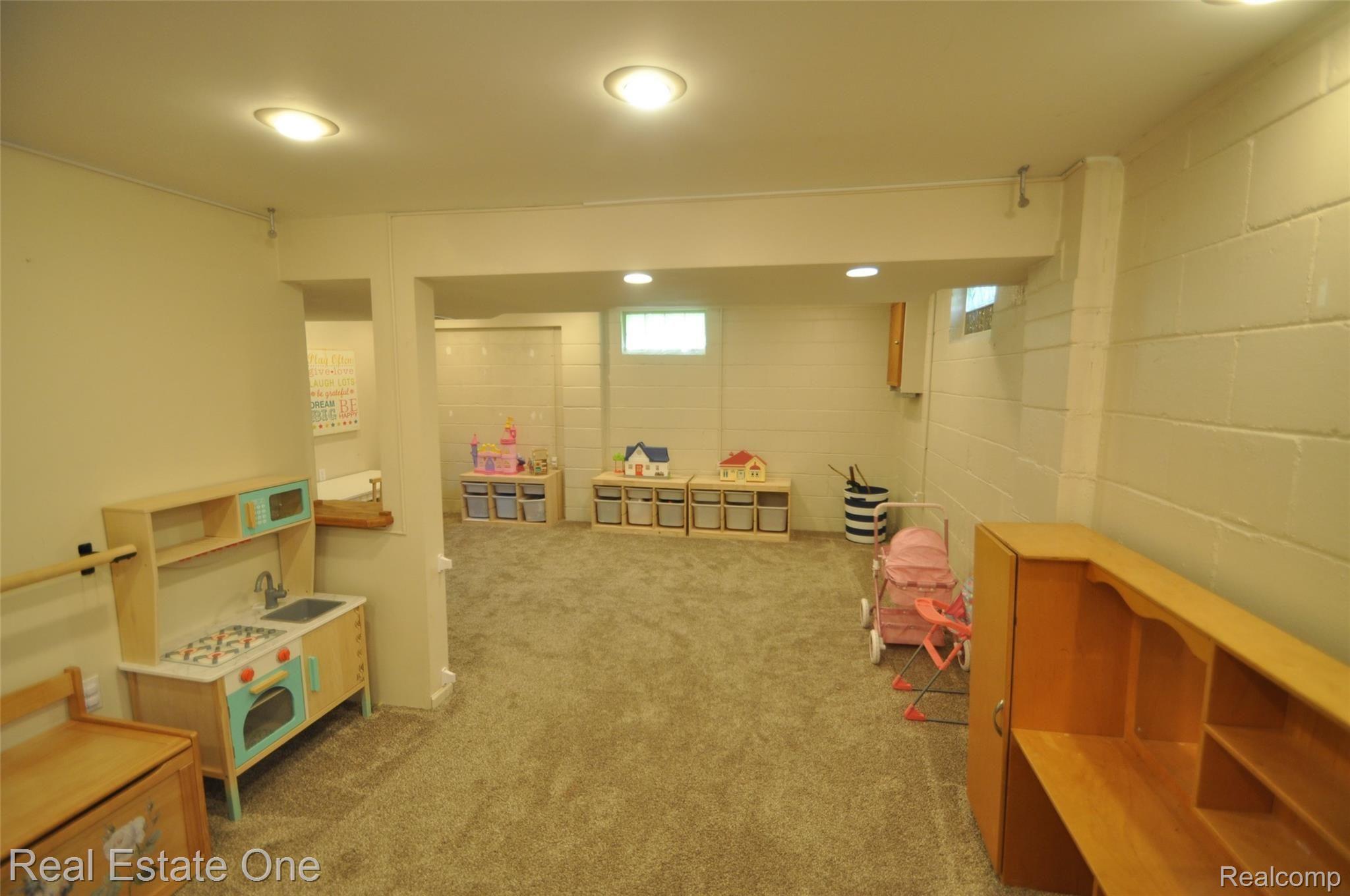 1891 Stanford Road Berkley, MI 48072 - Photo 30 of 39 31.JPG
