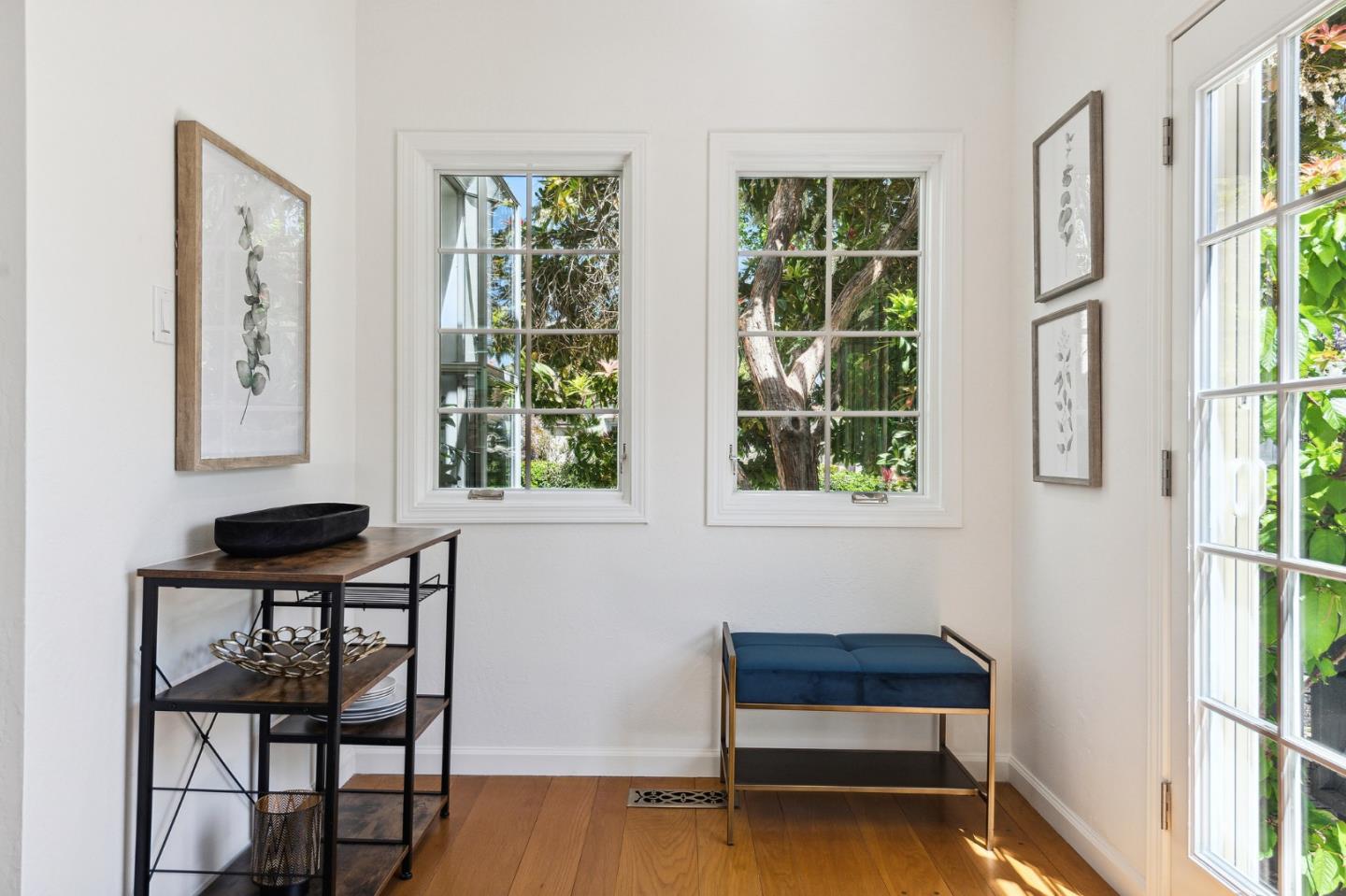 321 Bloomfield Road Burlingame, CA 94010 - Photo 19 of 45 a bedroom with a bed and a window