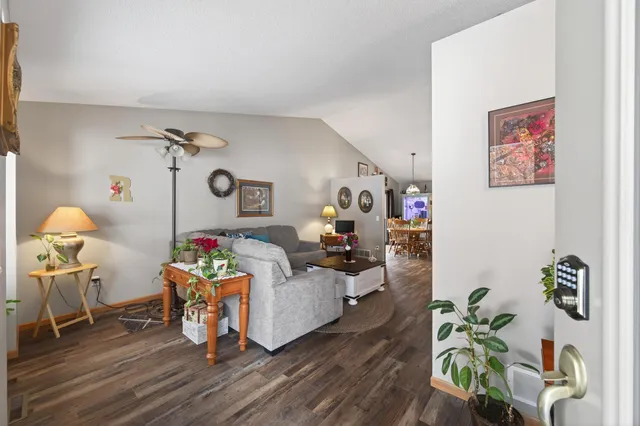 $439,900 | 20431 Eidelweiss Street Northwest, Cedar, MN 55011