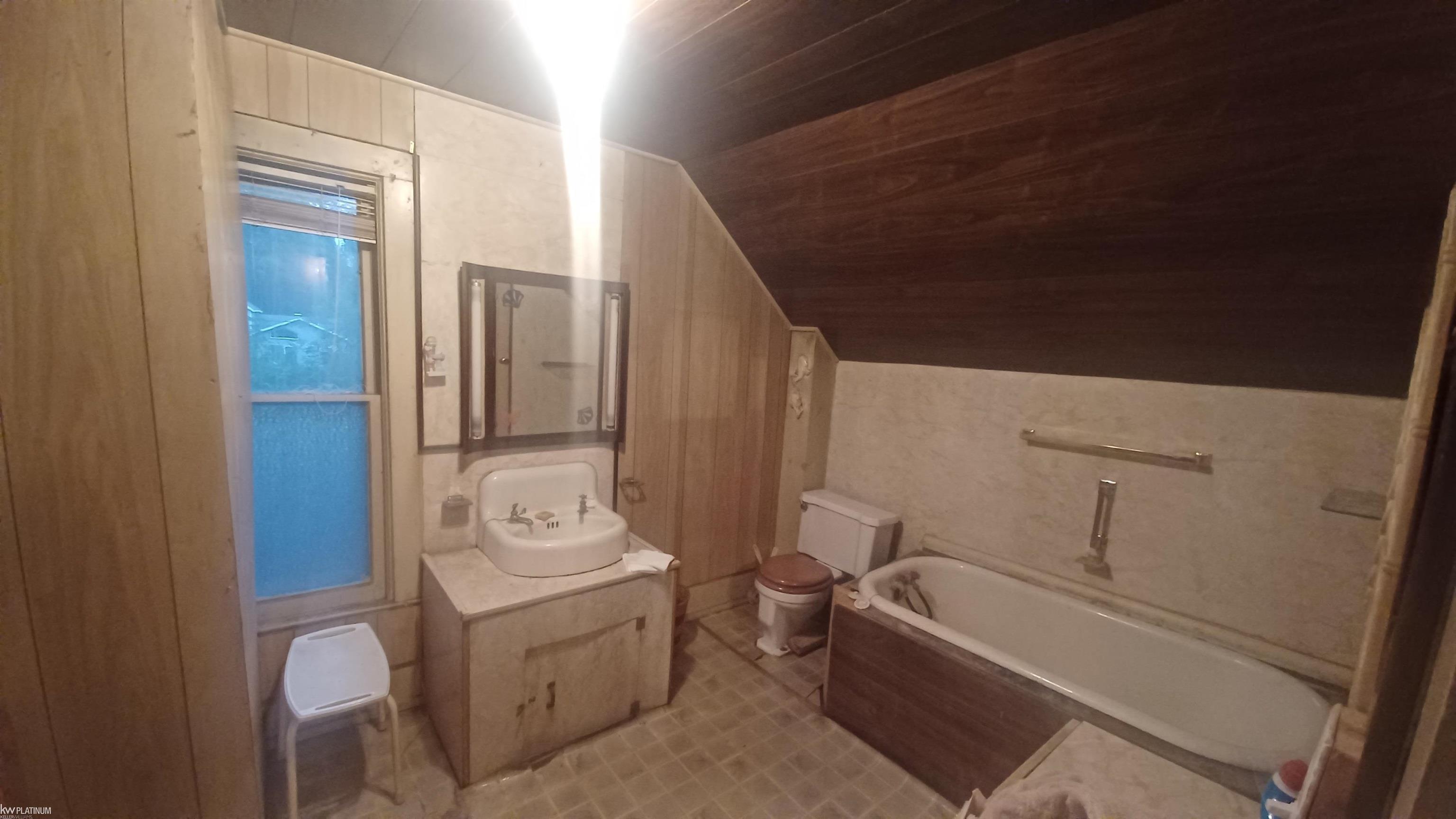 81100 Durfee Road Memphis, MI 48041 - Photo 17 of 24 50120506-16.JPG