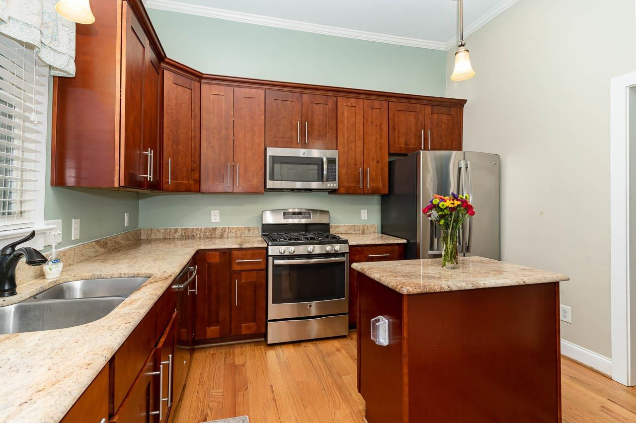 206 Idlewild Avenue Raleigh, NC 27601 - Photo 11 of 25 Photo 11