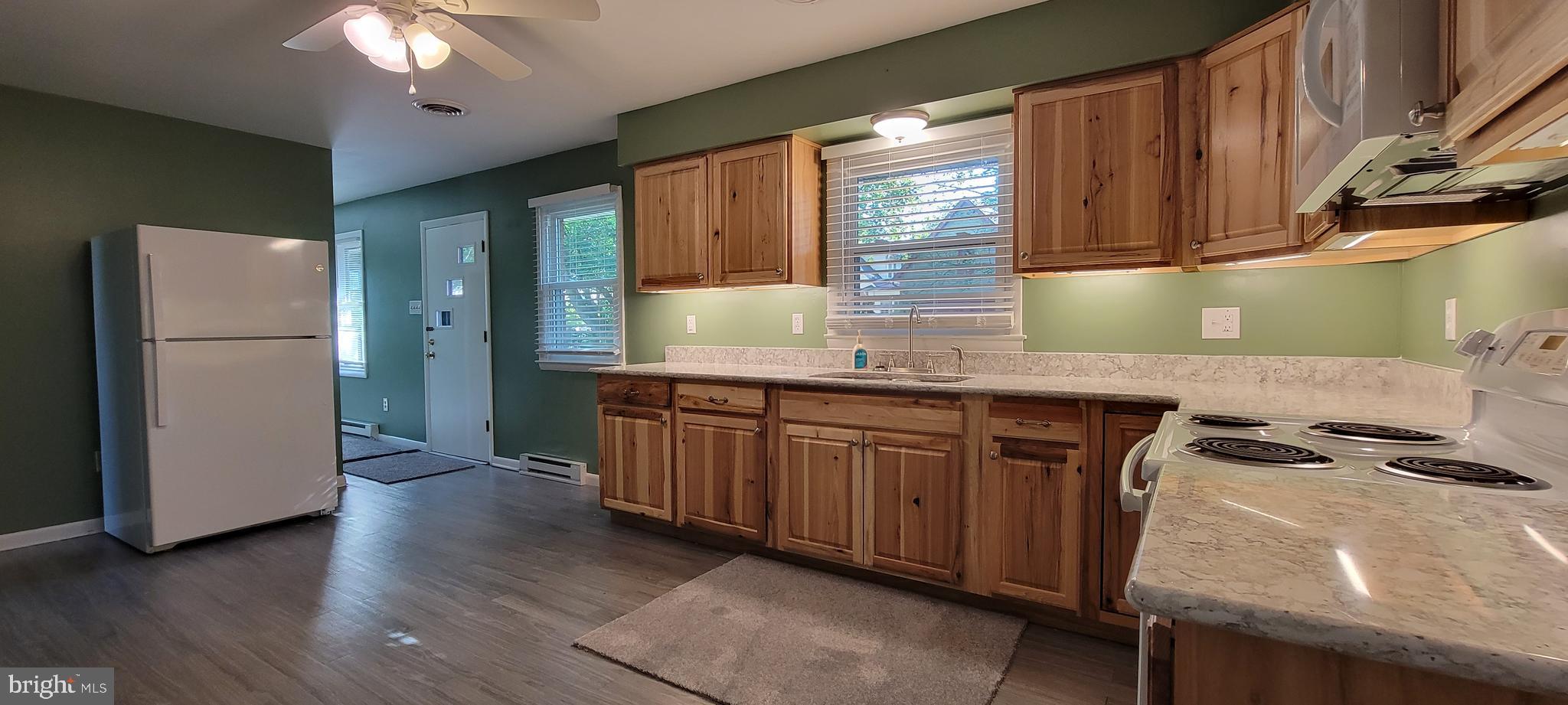 32 Center Street Boonsboro, MD 21713 - Photo 9 of 31 Cabinets with Under Cupboard Lighting