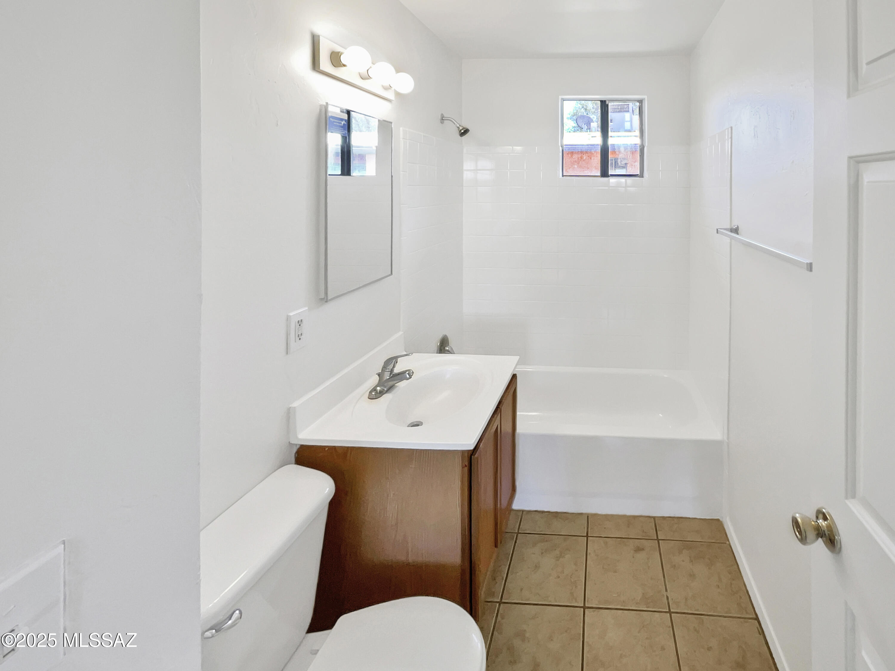 350 North Silverbell Road, Unit 8 Tucson, AZ 85745 - Photo 7 of 19