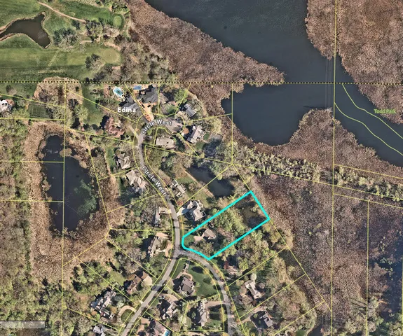 $1,350,000 | 10 Circle East, Edina, MN 55436