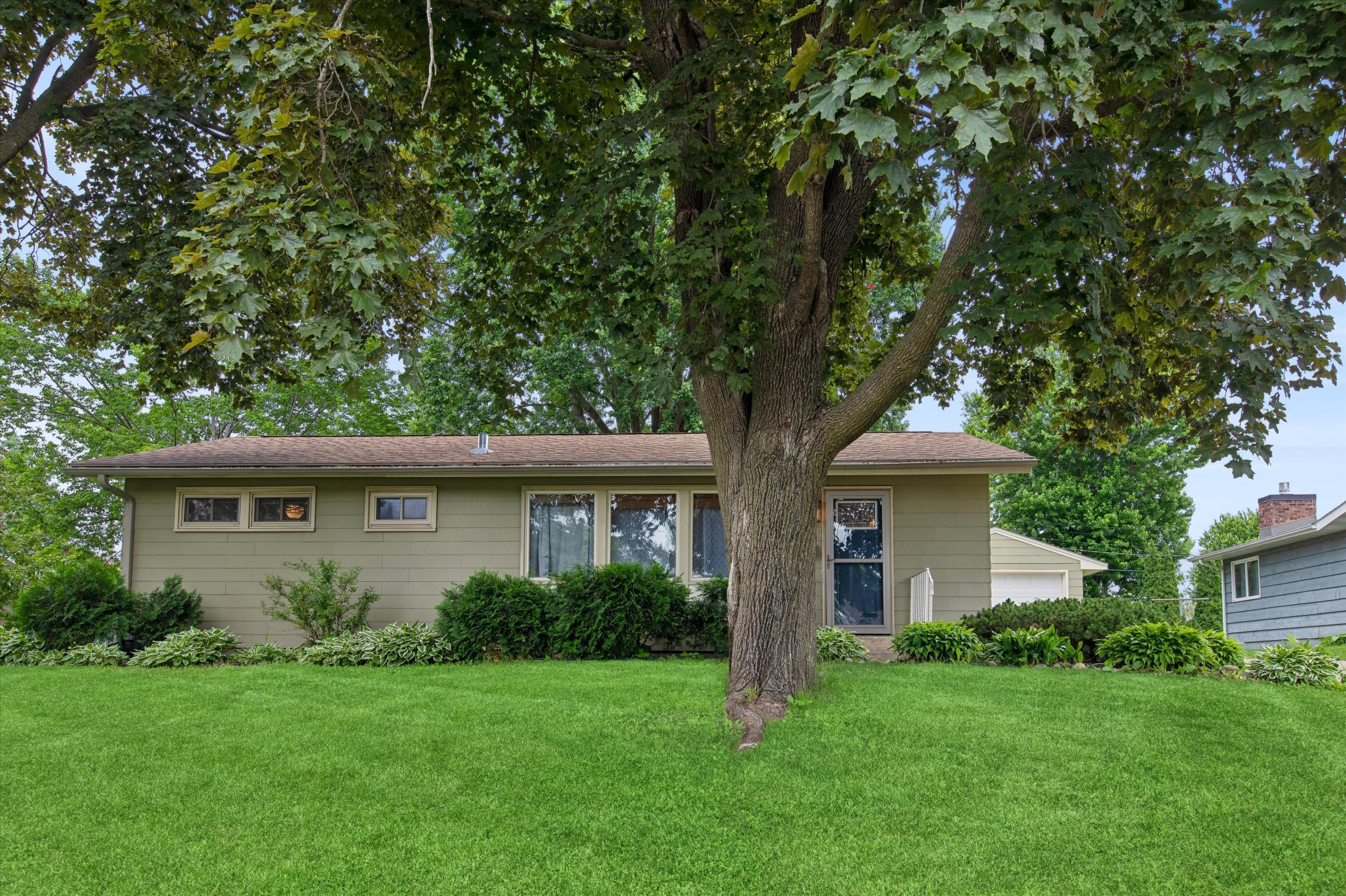 833 9th Avenue Southwest Faribault, MN 55021 - Photo 2 of 34